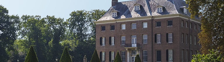 Kasteel Amerongen voor-zijaanzicht