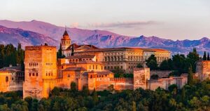 Het Alhambra bij zonsondergang