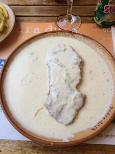 Biefstuk met kaassaus in Portugal