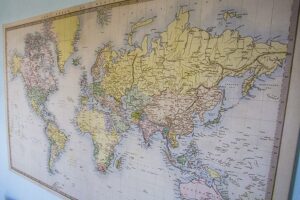 Wereldkaart aan de muur