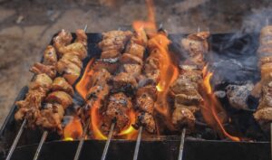 Souvlaki op de barbecue